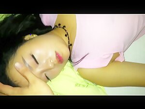 迷奸强奸昏迷不醒的中国完美身材女孩