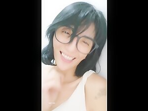 眼镜熟女阿姨 以后不要叫我老骚逼了 老娘还会回来 很可爱的阿姨在楼道露出 尿尿狂喷 撩起地上尿液品尝