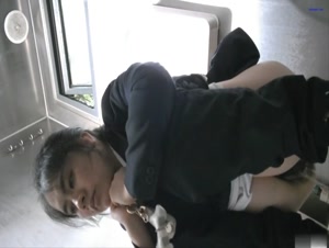 大专女厕全景偷拍 多位漂亮的小姐姐前来嘘嘘各种美鲍