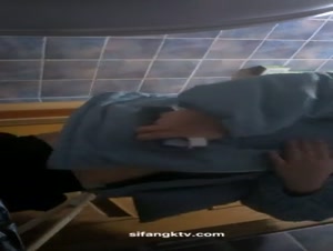 餐厅女厕全景偷拍几个撅着屁屁嘘嘘的美少妇角度刚刚好