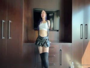 大奶美女吃鸡啪啪 身材丰腴 前凸后翘 大奶子大肥臀 被大肉棒无套输出 操喷了 内射满满一鲍鱼