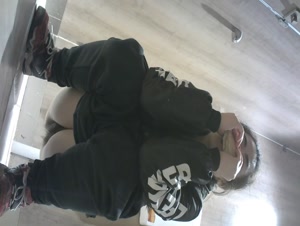 商场女厕全景偷拍嫩妹嘘嘘 人美B也嫩 真让人想舔一舔-2