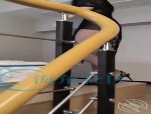 海角社区学生家长和班主任暧昧故事 骚逼任老师被我舔出水，丝袜高跟太性感