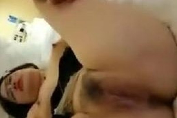 极品骚货眼镜熟女 啊啊老爸 不要射里面会怀孕的 啊啊老爸 受不了了 怀孕了 被操的语无伦次 爆菊花有那么爽吗