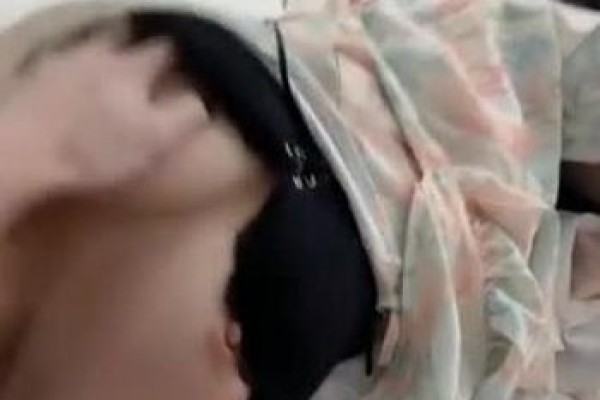 海角社区乱伦大神痴恋新作 巨乳表姐聚会被男同事灌晕 我及时救下表姐 带到酒店后操瘫