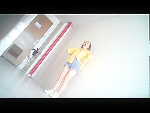 科技园女厕蹲守 黄衣美女有点憋不住了 拜托各位快点出来吧