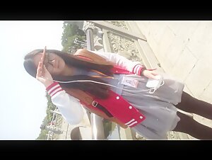 景区公厕偷拍美女志愿者的极品小嫩B