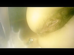 夜总会女厕近距离偷拍美女白领的极品美鲍鱼