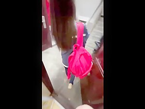 高端泄密流出 美女大学生小吴兼职做钟点工给人喂猫被男雇主骗上床大屌后入