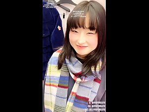 原创博主 噗噗pupuwaifu 11月28日更新 试衣间开啪 被干到失神完全叫不出来 还有那么多人在外面呢