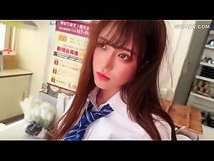 吐血推荐！罕见爆乳又漂亮的萝莉学生妹SPAY382，偷东西被店主发现两个人轮奸她，大眼清纯9.5分超高颜值，还有顶级爆乳