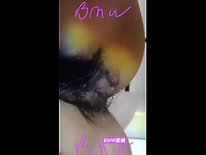 十二月流出八【精品厕拍】BMW高价收费群 女厕高颜值美女补光偷拍