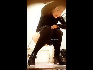 精品推荐 【顶级厕拍】『ETZ全景厕拍』合集作品第4季 高跟丝袜美女御姐漂亮学生妹面容私处细节超清楚