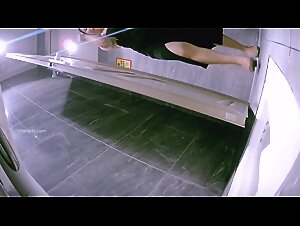 厕拍酒吧女厕全景偷拍十几位漂亮小姐姐各种极品美鲍鱼