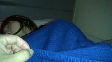 迷奸MJ淫猥地铁商城卖鞋白带很多的服务员