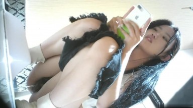 商场女厕偷拍 优雅小女神 丰腴馒头穴中间一条红缝迷死人