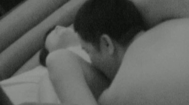 【胆炸天 偷拍】合租隔壁情侣豪放做爱被偷拍 给女孩舔的受不了直接爬上去开操 近距离私密交合取景 高清720P原版