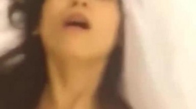 极品素颜美少妇 被大鸡鸡操的高潮迭起 呻吟不停 床单都要给揪破了 自己都觉得有点不好意思了