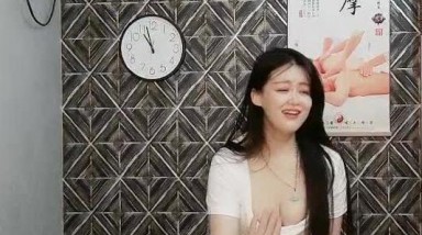 【权少很骚呐】，漂亮小少妇，一颦一笑风情无限，肤白貌美，这么骚勾引得大哥性趣盎然开干，激情刺激香艳