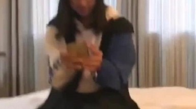 真实操小女友系列 高中初恋女友那时清纯傻白甜的样子 很害羞 终究还是成了别人的新娘 自己却是个过路人