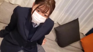 大街上找来的很卡哇伊的学生萝莉美眉FC2PPV-1848014HD 很干净的白虎粉穴 没有性爱经验，还非常害羞，无套内射