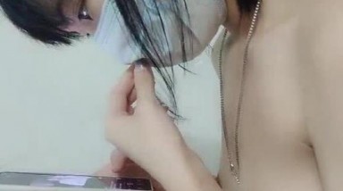 【新人学生妹】，19岁小嫩妹，满满青春气息扑面而来，超紧小穴看着都替鸡巴疼，无套内射，最后露脸