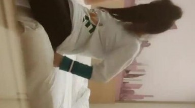 问柳探花深夜马尾辫外围小少妇，翘起屁股舔屌深喉，上位骑乘主动套弄，没几下就给高射走人