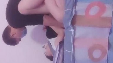 街头探花红灯区走遍大街小巷，年轻小少妇150一次，走进小房间直接开操，扶着大屁股猛力撞击