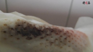 特攻队大神潜入师范大学女生洗手间隔板缝中偸拍多位学妹课间出来方便入镜的还挺漂亮还把用过的卫生巾拿起来看好变态