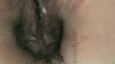 厕所抄底偷窥少妇嘘嘘 近距离欣赏大姐的多毛肥鲍鱼