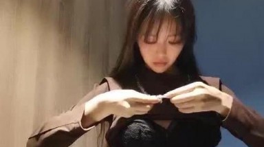 美女主播约男网友网咖见面 迫不及待洗手间里就开操