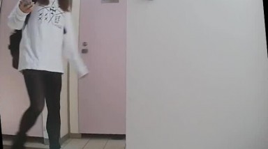 一月专业盗站流出公园下沉式蹲厕固定后侧双视角偷拍女游客尿尿