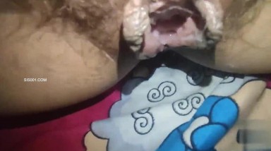 网友自拍分享 妹妹 鸡吧大不大 起来让兄弟们看看逼逼 里面白白的是什么 妹妹技术真好