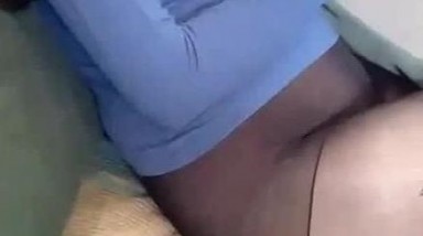 乱伦【极品瑜伽嫂子】 穿巴黎世家嫂子给我舔屁眼舔出屎来了