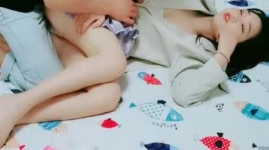 强上邻居女儿露脸，又嫩又可爱无毛小白虎真刺激，乖巧可爱口交大鸡巴黑丝情趣，大鸡巴各种爆草抽插浪叫不止