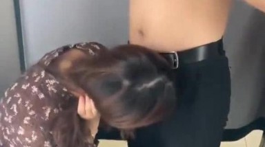 漂亮美女商场试衣间口交啪啪 现在怎么这么多人在模仿优衣库啊