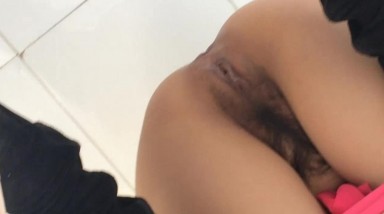 路边沟厕 偷拍漂亮的小美女 昨晚被爆肛了