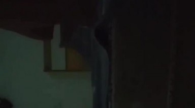 姐弟乱伦大神收费视频 妈妈在楼下看电视，我跑去强上姐姐，姐姐的惨叫声惊动了楼下的妈妈原创