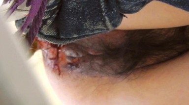 大神潜入商场女厕 近距离偷窥漂亮的美女职员和年轻小姐姐