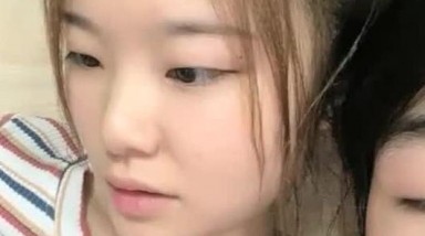 職校學生情侶出租屋啪啪值播,妹子清純靓麗,一股青春少女氣息迎面而來