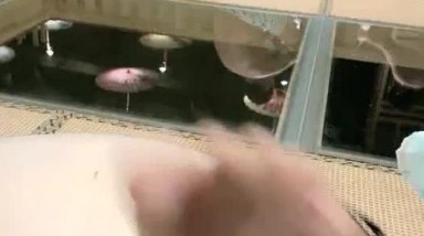 養生會所帶妹子汗蒸,當著別人面摸,找個無人房間啪啪,怕發現不敢叫,只能低聲嬌喘