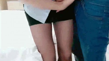 强推酒店经理，极品身材，被客人叫到房间，半推半就，我做不了的，不是钱不钱的问题，最终金钱的诱惑下