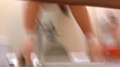 日本学院女厕背杀各种JK妹妹，大屁股真诱人