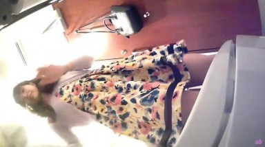 西餐厅女厕多角度盗摄一帮美女如厕