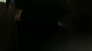 女厕偷拍 星级酒店坐厕近距离偷拍多位不敢坐，半蹲着尿的美女