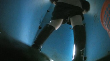 六月最新流出厕拍大神潜入电子厂女厕全景沟厕视角后拍❤️几个颜值美女尿尿性感美臀4K高清无水印版