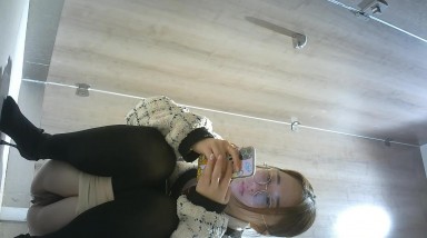 奶茶店女厕 红裙黑丝优雅美少妇 八字毛下馒头穴像挤牙膏一样收缩