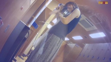 8月大众洗浴中心 女宾换衣室洗浴间真实偸拍内部春色好多小姐姐脱光光洗澡