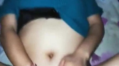 农村漂亮熟妇在家偷情 边操边抠逼 爽的不要不要的 无套输出 逼毛浓密 最后不让拍了