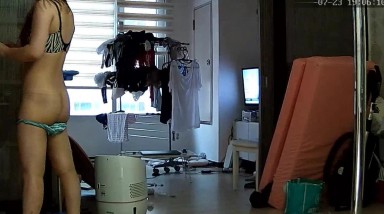 【居家偷拍】24小时远程监视极品美女家中换衣 身材颜值不错